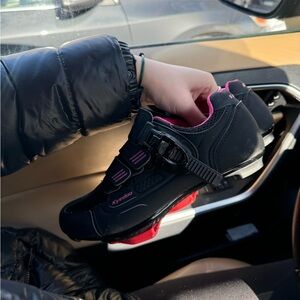 Women’s spin shoes